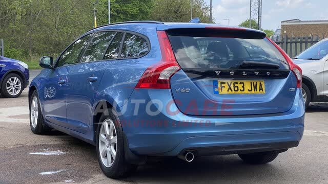 Volvo V60 BUSINESS EDITION D2