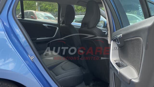 Volvo V60 BUSINESS EDITION D2