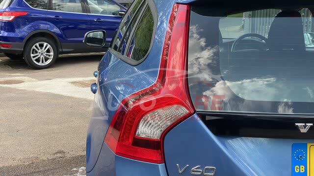Volvo V60 BUSINESS EDITION D2