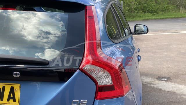Volvo V60 BUSINESS EDITION D2