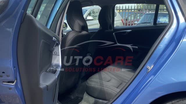 Volvo V60 BUSINESS EDITION D2