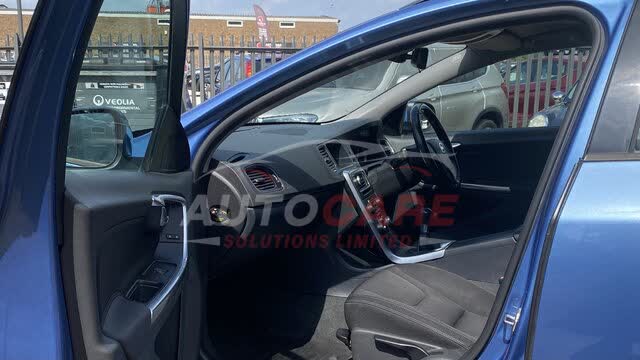 Volvo V60 BUSINESS EDITION D2