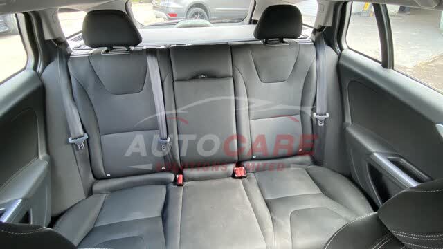 Volvo V60 BUSINESS EDITION D2