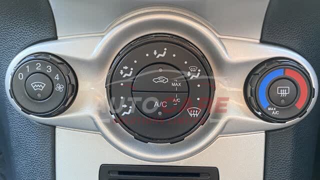 Ford FIESTA ZETEC AUTO